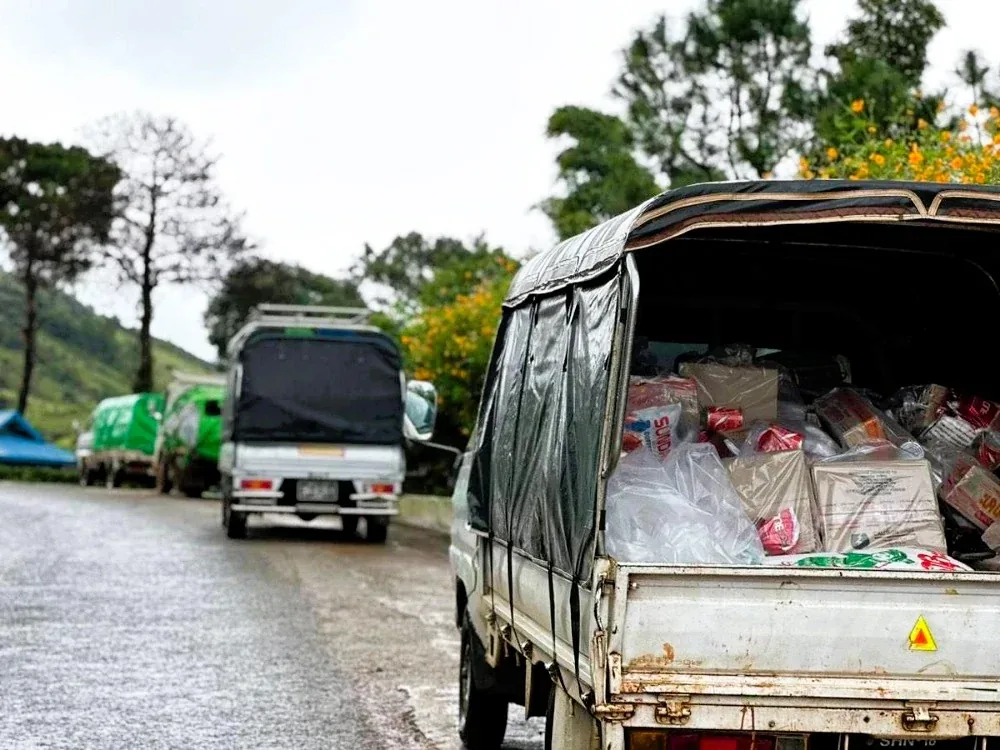 物資車隊前往偏遠地區
